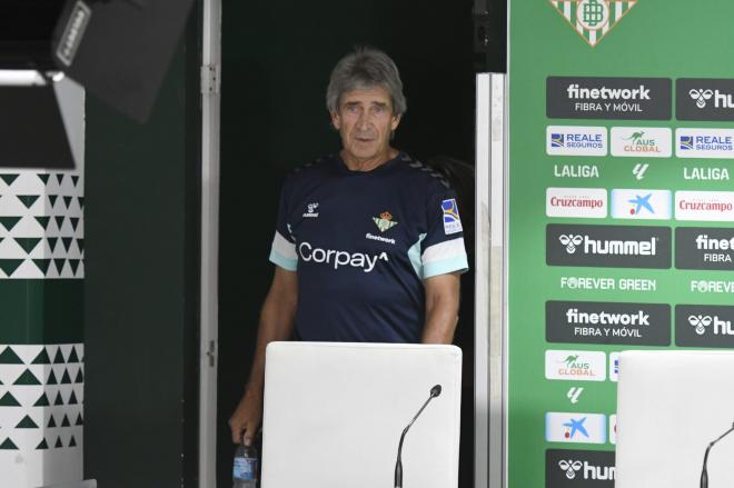 Manuel Pellegrini, en sala de prensa (Foto: Kiko Hurtado).