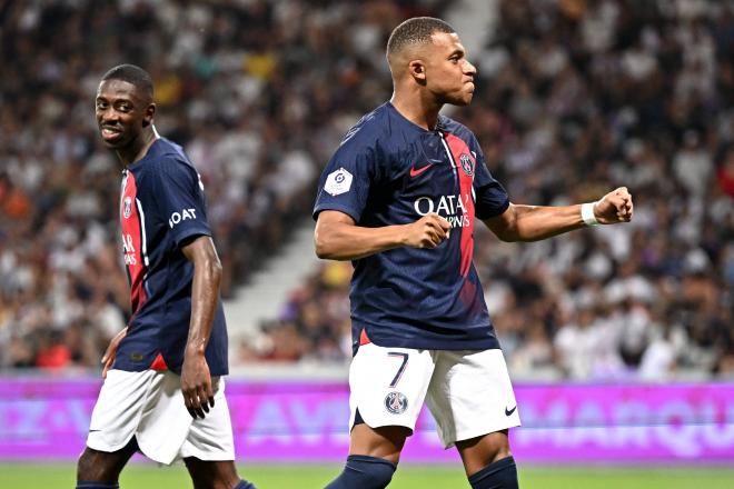 Kylian Mbappé celebra el primer gol de los de Luis Enrique en el Toulouse-PSG (Foto: Cordon Press).