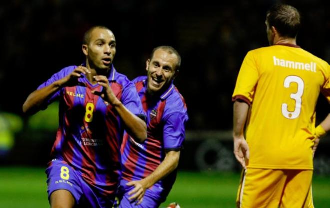 El Levante celebra el gol ante el Motherwell.