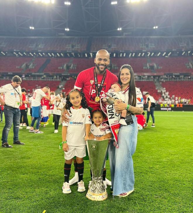 Marcao, junto a su esposa y sus hijas (Foto: Instagram).