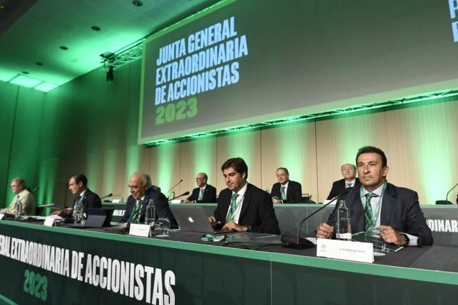 Imagen de la Junta Extraordinaria del Real Betis (foto: Kiko Hurtado).