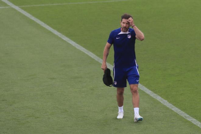 Diego Pablo Simeone, en una sesión del Atlético de Madrid (Foto: EFE).