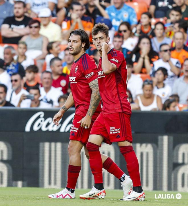 Aimar Oroz anotó de penalti el 0-1 de Osasuna ante el Valencia CF en la primera vuelta en Mestalla.