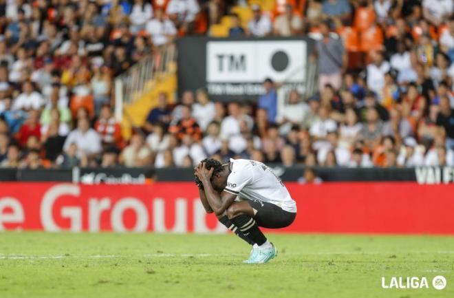 Thierry se lamenta tras el gol de Nacho Vidal.