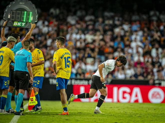 Hugo González, en su debut con el Valencia CF.