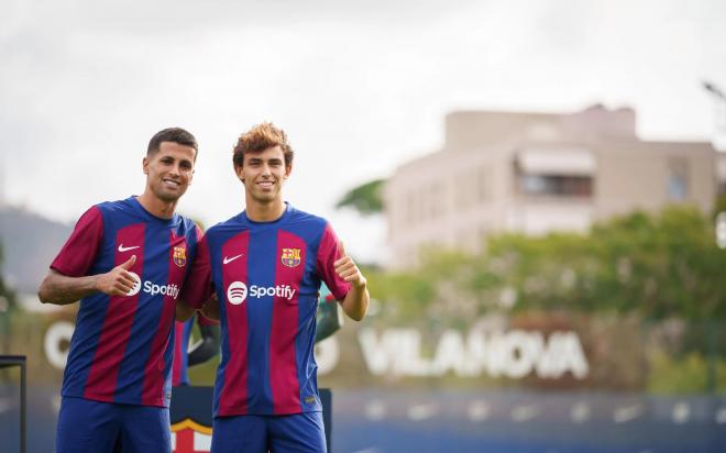 Joao Félix y Joao Cancelo, en el día de su presentación con el FC Barcelona (Foto: FCB).