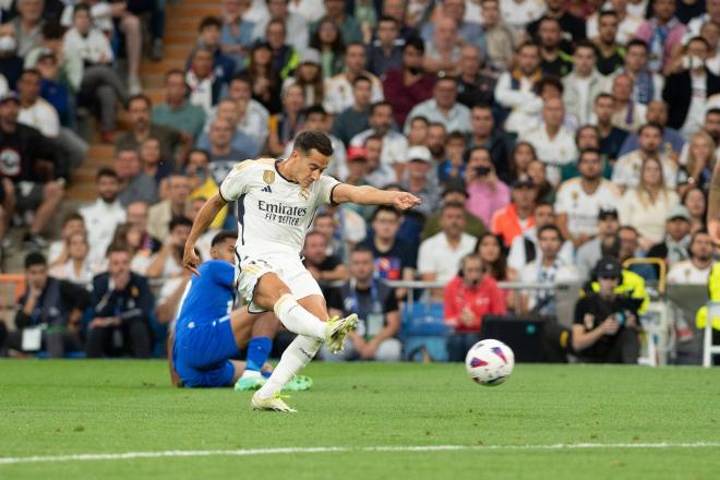 Lucas Vázquez dispara a puerta en el Real Madrid-Getafe (Foto: Cordon Press).