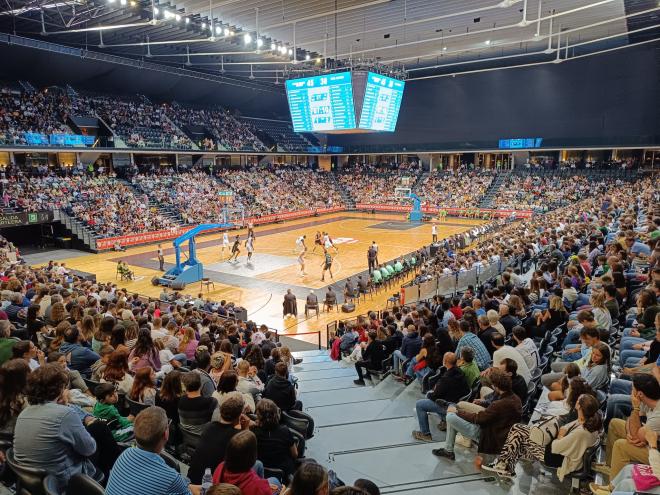 El Surne Bilbao Basket se impuso al Real Madrid en el amistoso de Navarra.