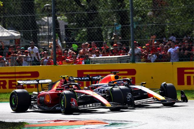 Duelo entre Verstappen y Sainz en Monza (Foto: Cordon Press).