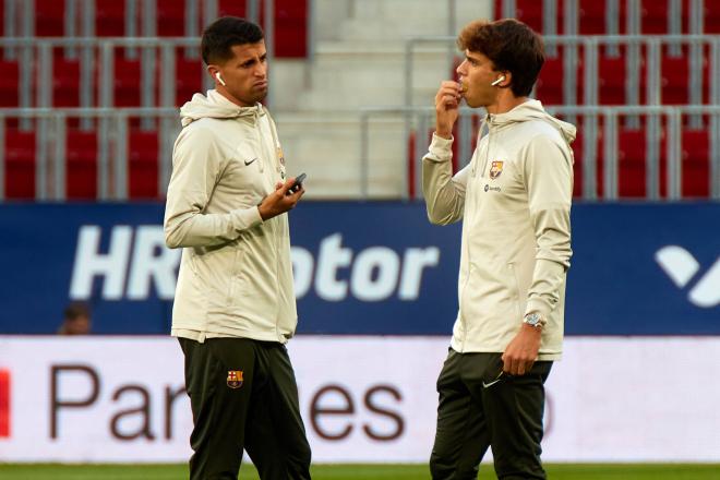 Joao Cancelo y Joao Félix, antes de su debut con el Barcelona (Foto: Cordon Press).