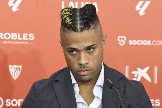 Mariano Díaz, en su presentación con el Sevilla (Foto: Kiko Hurtado).