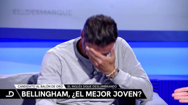 Kiko Narváez no puede aguantarse la risa con la confusión de Roberto Gómez.