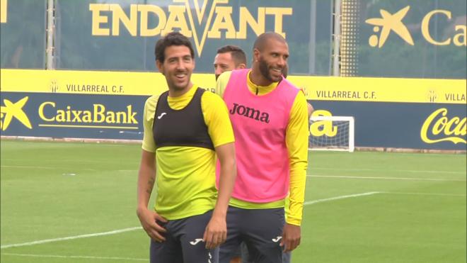 los futbolistas del Villarreal, ajenos a la posible llegada de Raúl