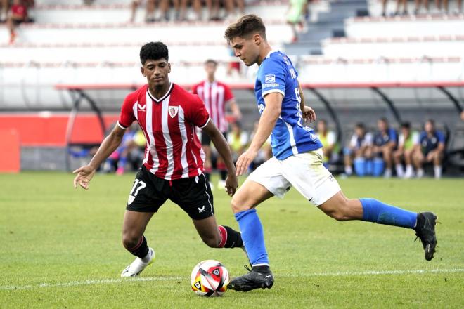 Malcom Adu Ares, con el Bilbao Athletic en Lezama.