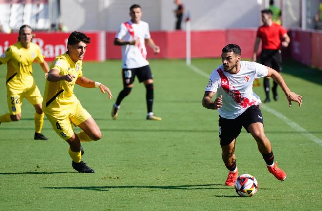 Isaac Romero, jugando con el Sevilla Atlético ante el Cartagena B (Foto: SAT).