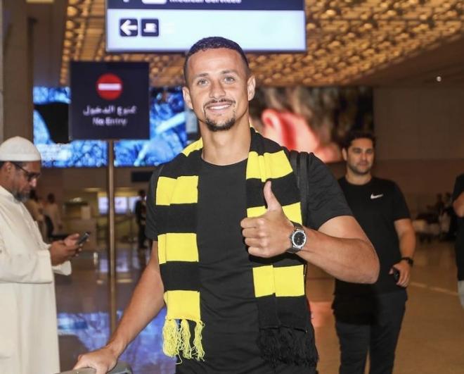 Luiz Felipe en su llegada a Arabia Saudí (Foto vía: Instagram Luiz Felipe)