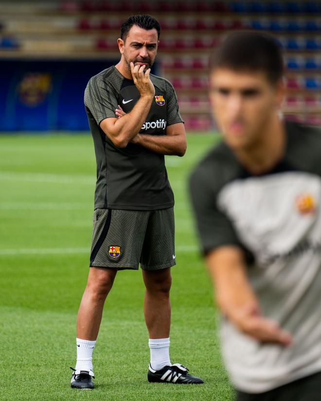 Xavi en el entrenamiento con el Barcelona.