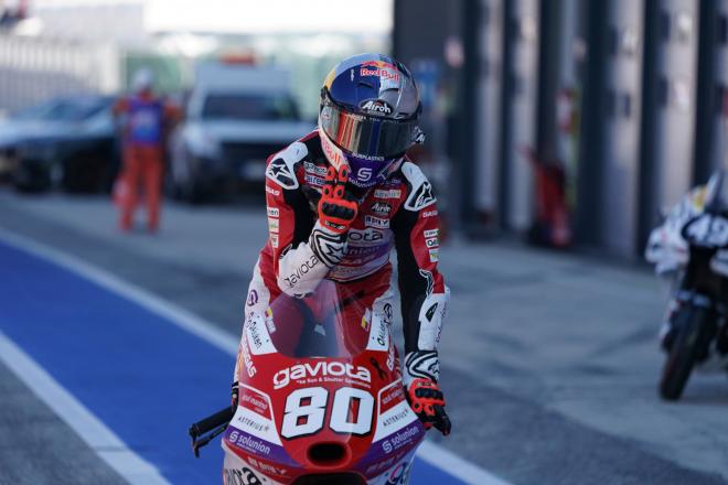 David Alonso, celebrando su victoria en el Gran Premio de San Marino. Foto: Cordon Press.