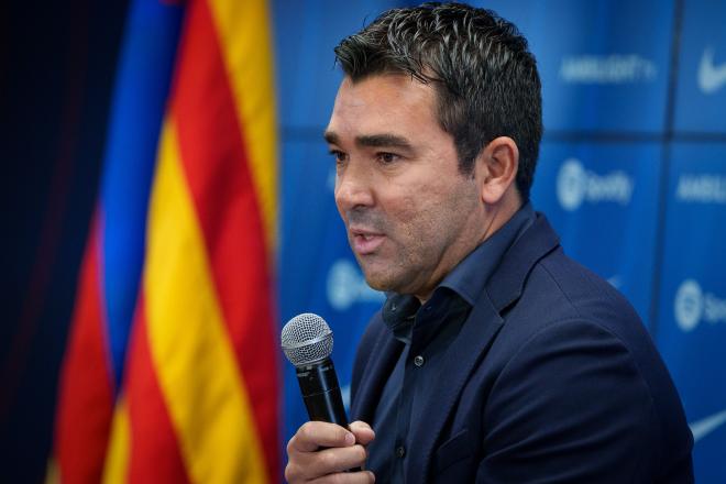 Deco, en una rueda de prensa como director deportivo del Barcelona (Foto: FCB).