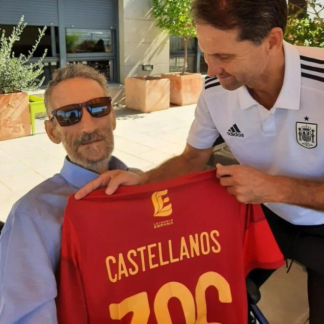 Homenaje a Ángel Castellanos (Fuente: Asociación Española de Futbolistas Internacionales).