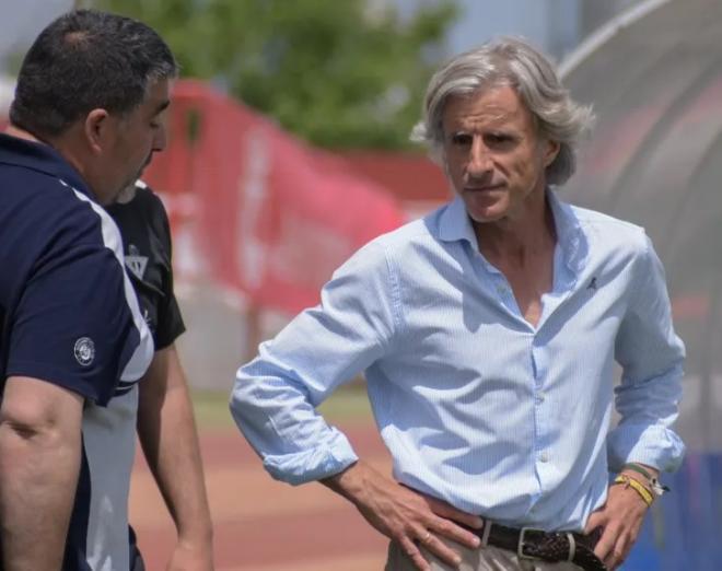 Roberto Aguirre, técnico del filial oviedista.