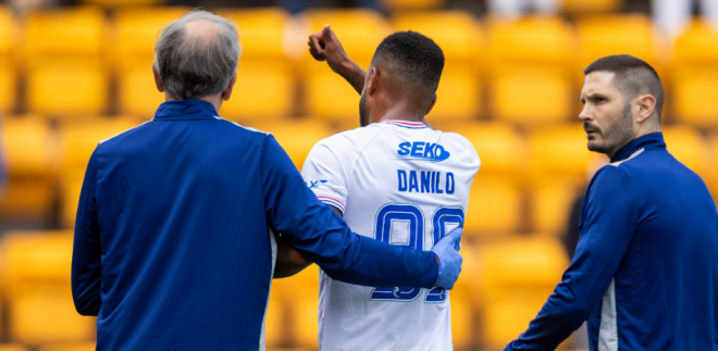 Danilo se marchó lesionado (Foto: Rangers)