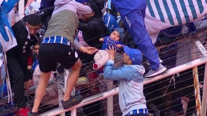 Evacuan a bebés y niños tras incidentes en el Godoy Cruz - Belgrano