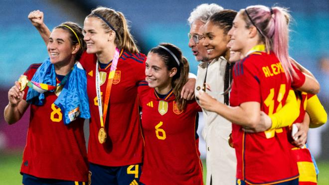 Las jugadoras del Barça celebrando el título del mundo (Cordon Press)