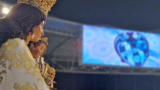 La Virgen de los Desamparados visita el estadio del Levante UD, el Ciutat de València.