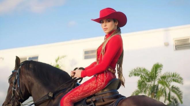 Shakira, en el videoclip de 'El Jefe'