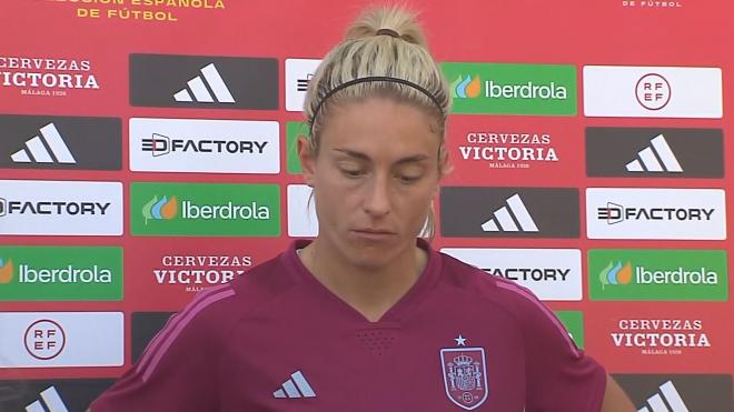 Alexia Putellas comparece ante la prensa desde Sevilla.