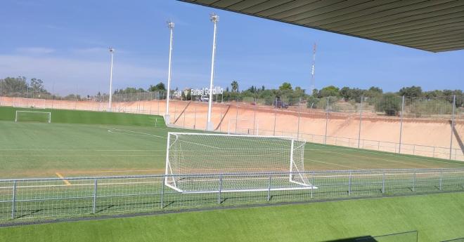 Uno de los campos de fútbol 7 de la Ciudad Deportiva (Foto vista en InformaBetis)