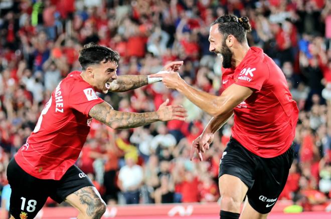 Muriqi celebra su gol en el Mallorca-Barcelona: Fuente: RCD Mallorca