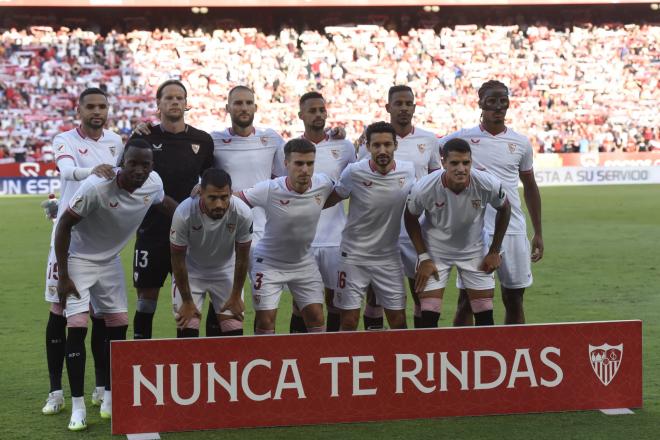 El once del Sevilla ante el Almería (Foto: Kiko Hurtado).