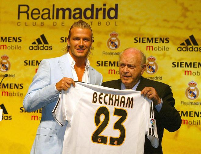 Beckham en su presentación como juador del Real Madrid (Cordon Press)