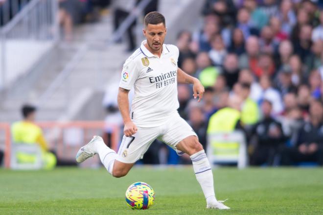 Hazard en un partido con el Real Madrid