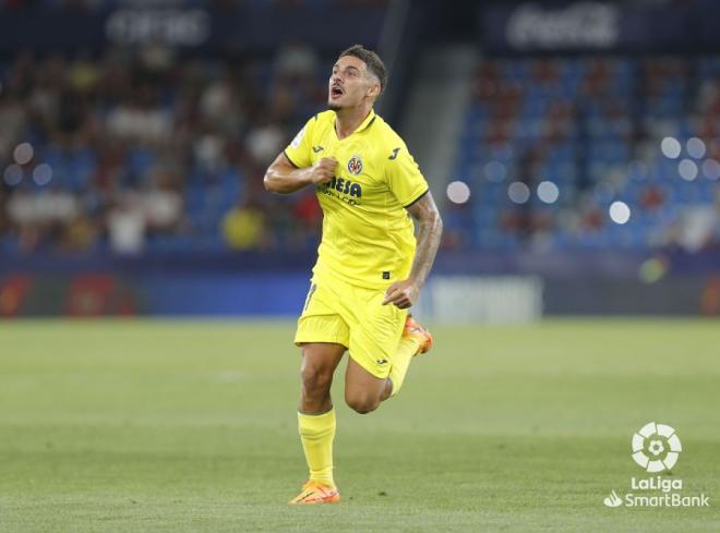 Sergio Lozano celebra su gol contra el Levante en el Ciutat de València durante el partido de la pasada campaña. (Foto: LALIGA)