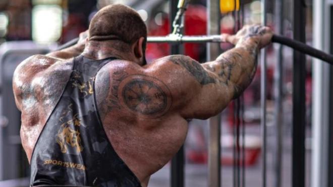 Illia Golem entrenando en el gimnasio (Foto: Facebook oficial de Illia Golem)