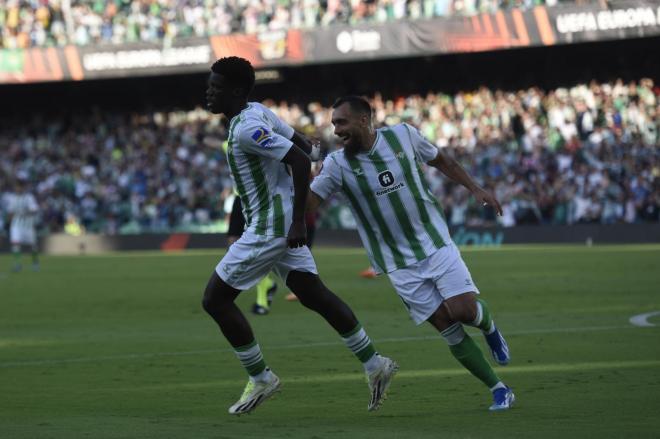La celebración del gol de Assane Diao contra el Sparta (Foto: Kiko Hurtado)