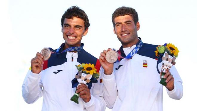 Nico Rodríguez y Jordi Xammar con el bronce logrado en Tokio 2020.
