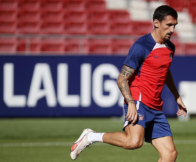 Stefan Savic, en un entrenamiento con el Atlético (Foto: ATM).