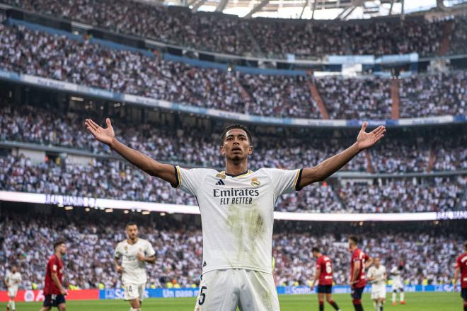 Jude Bellingham celebra uno de sus goles en el Real Madrid-Osasuna (Foto: Cordon Press).