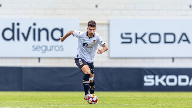 Yellu, con la camiseta del Valencia CF 2023/24