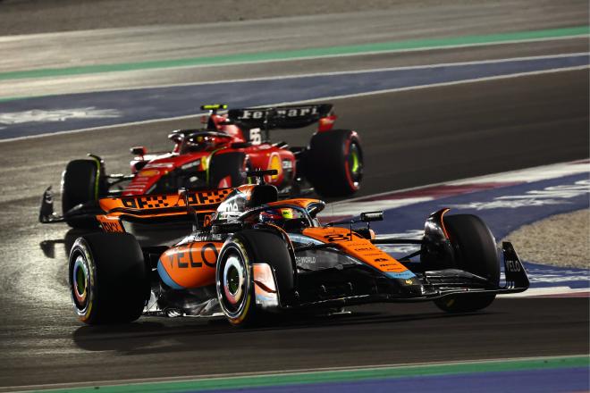 Oscar Piastri y Carlos Sainz, en el GP de Qatar (Cordon Press).