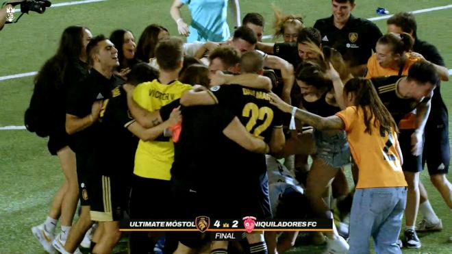 Ultimate Móstoles celebra el pase a la fase final de la Kings Cup en Málaga.