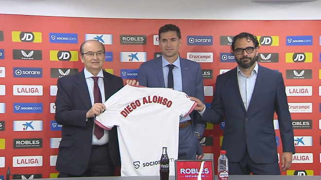 Diego Alonso en su presentación con el Sevilla.