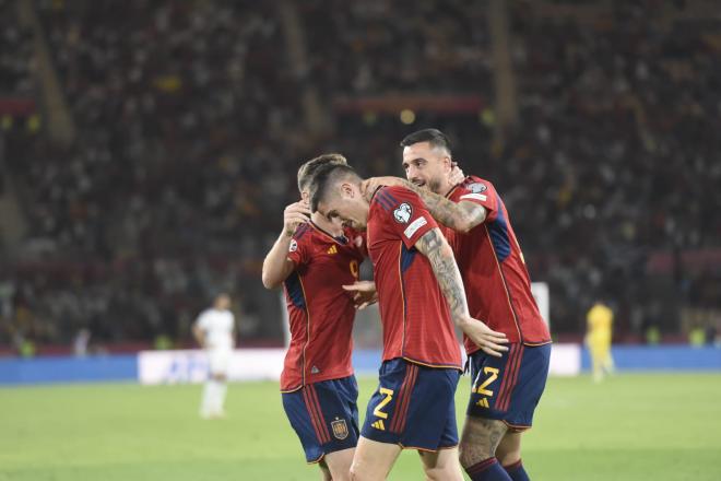 Oihan Sancet celebra su gol con la selección en el España-Escocia (Foto: Kiko Hurtado).