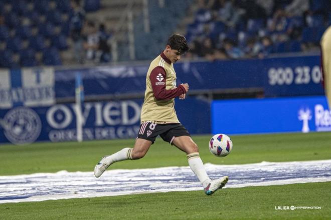 Riki Rodríguez antes del Oviedo - Albacete. (Foto: LaLiga)