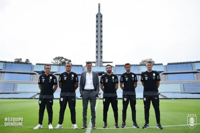 Raimondi, junto a Alonso, en su presentación con Uruguay.