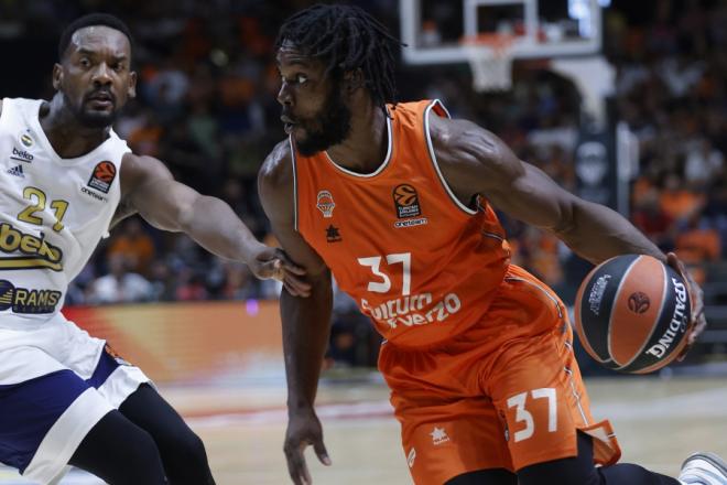 Valencia Basket sigue con paso firme en la EuroLeague (77-74)